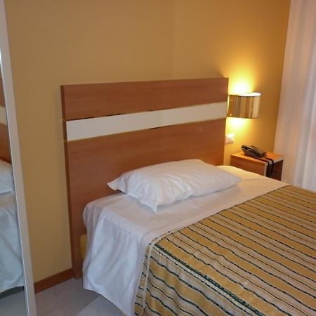 Hotel Gf Cesano Boscone Εξωτερικό φωτογραφία