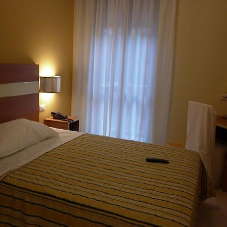 Hotel Gf Cesano Boscone Εξωτερικό φωτογραφία