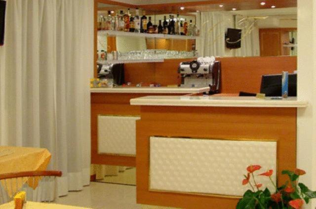 Hotel Gf Cesano Boscone Εξωτερικό φωτογραφία