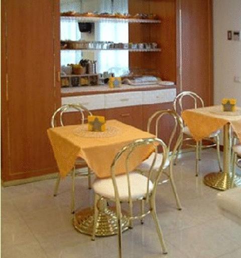 Hotel Gf Cesano Boscone Εξωτερικό φωτογραφία