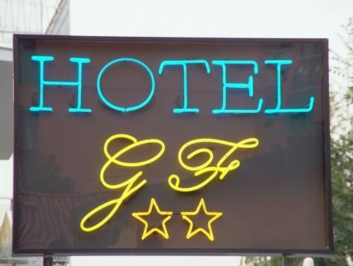 Hotel Gf Cesano Boscone Εξωτερικό φωτογραφία