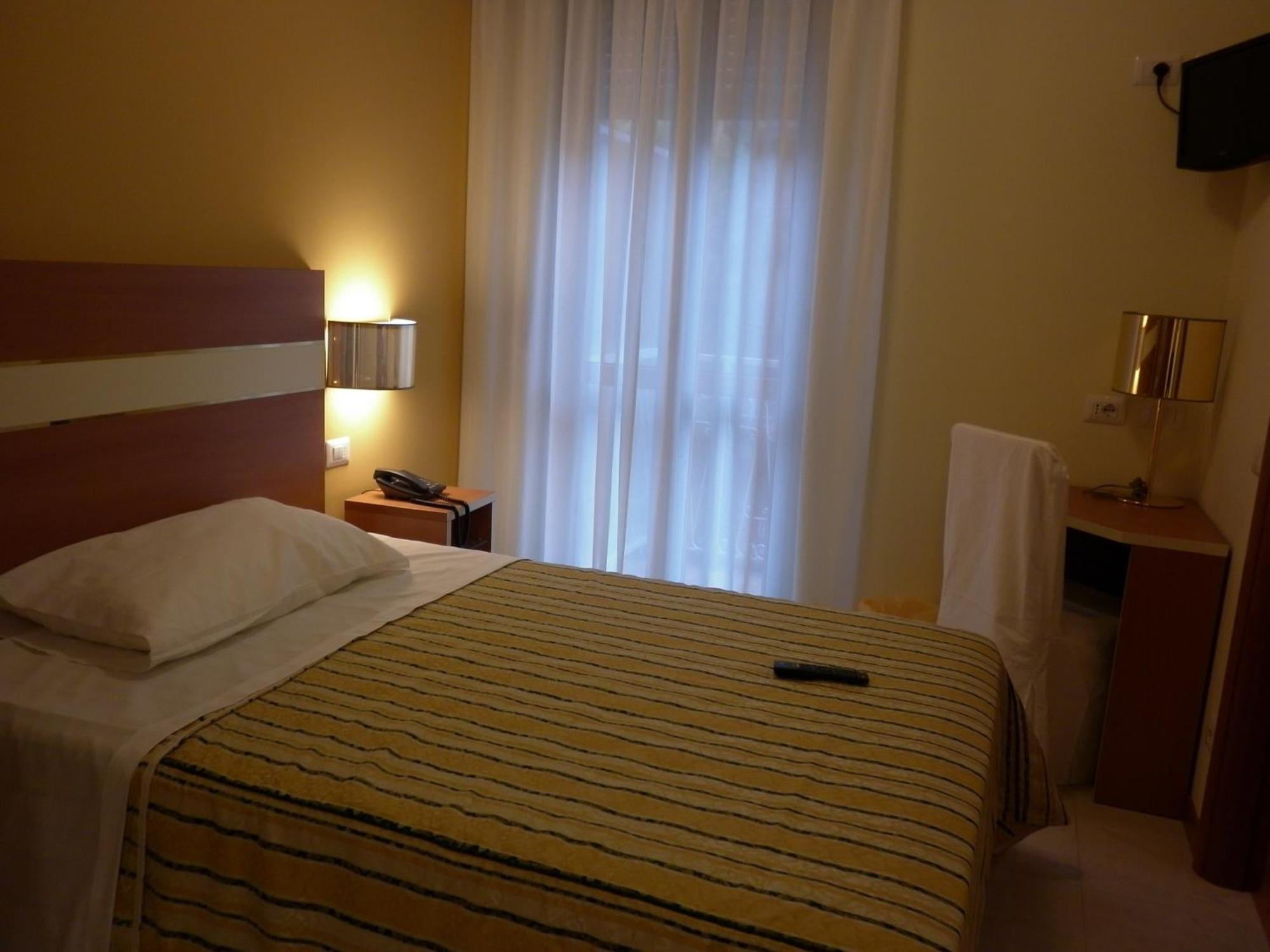 Hotel Gf Cesano Boscone Εξωτερικό φωτογραφία