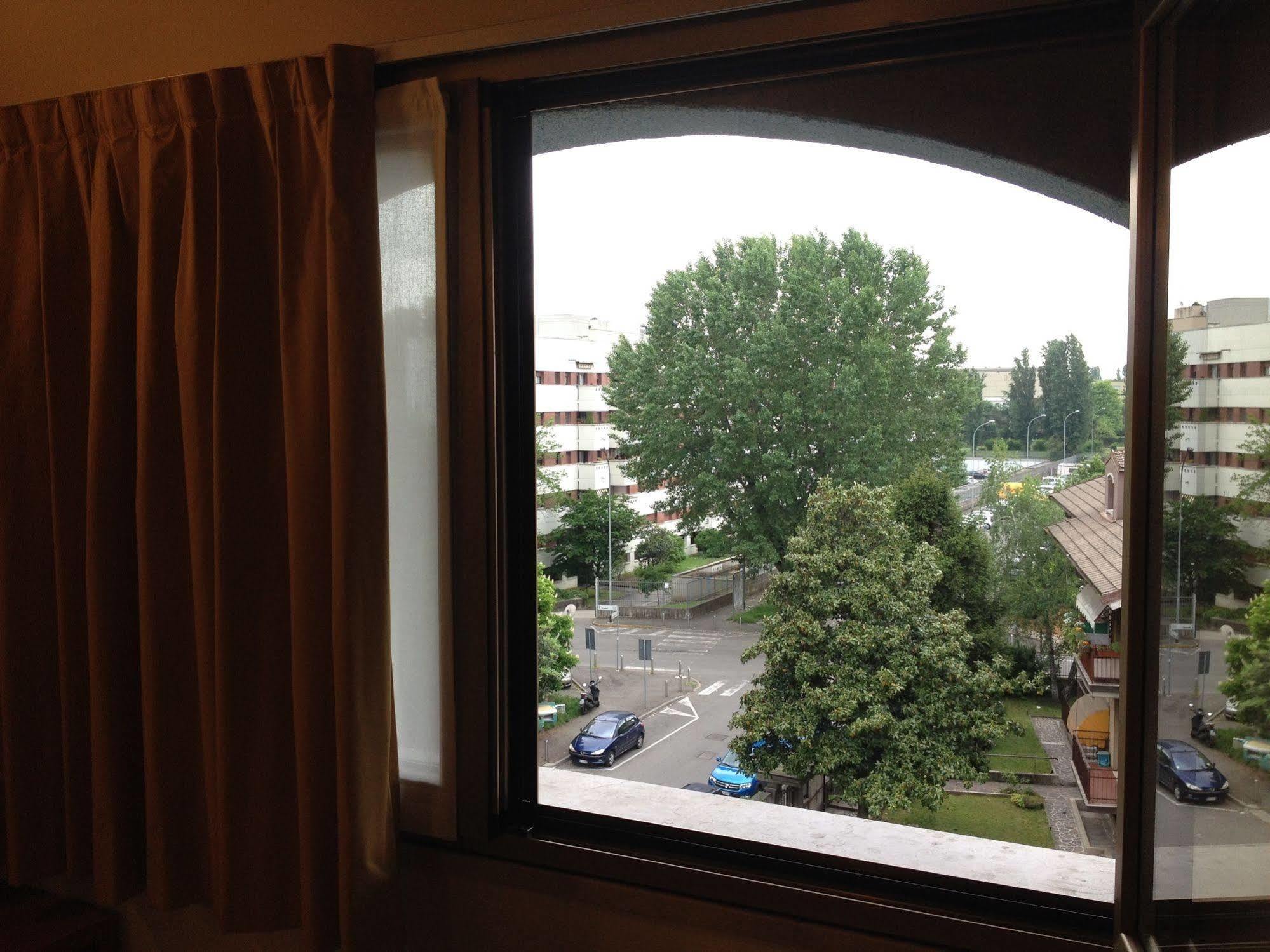 Hotel Gf Cesano Boscone Εξωτερικό φωτογραφία