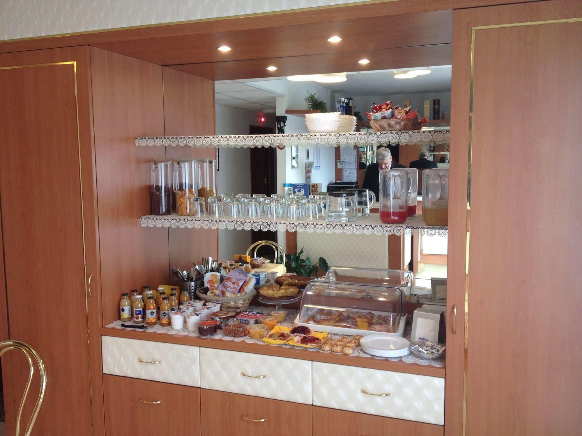 Hotel Gf Cesano Boscone Εξωτερικό φωτογραφία