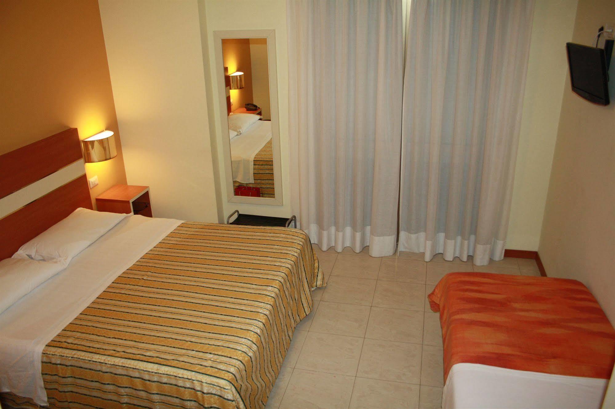 Hotel Gf Cesano Boscone Εξωτερικό φωτογραφία
