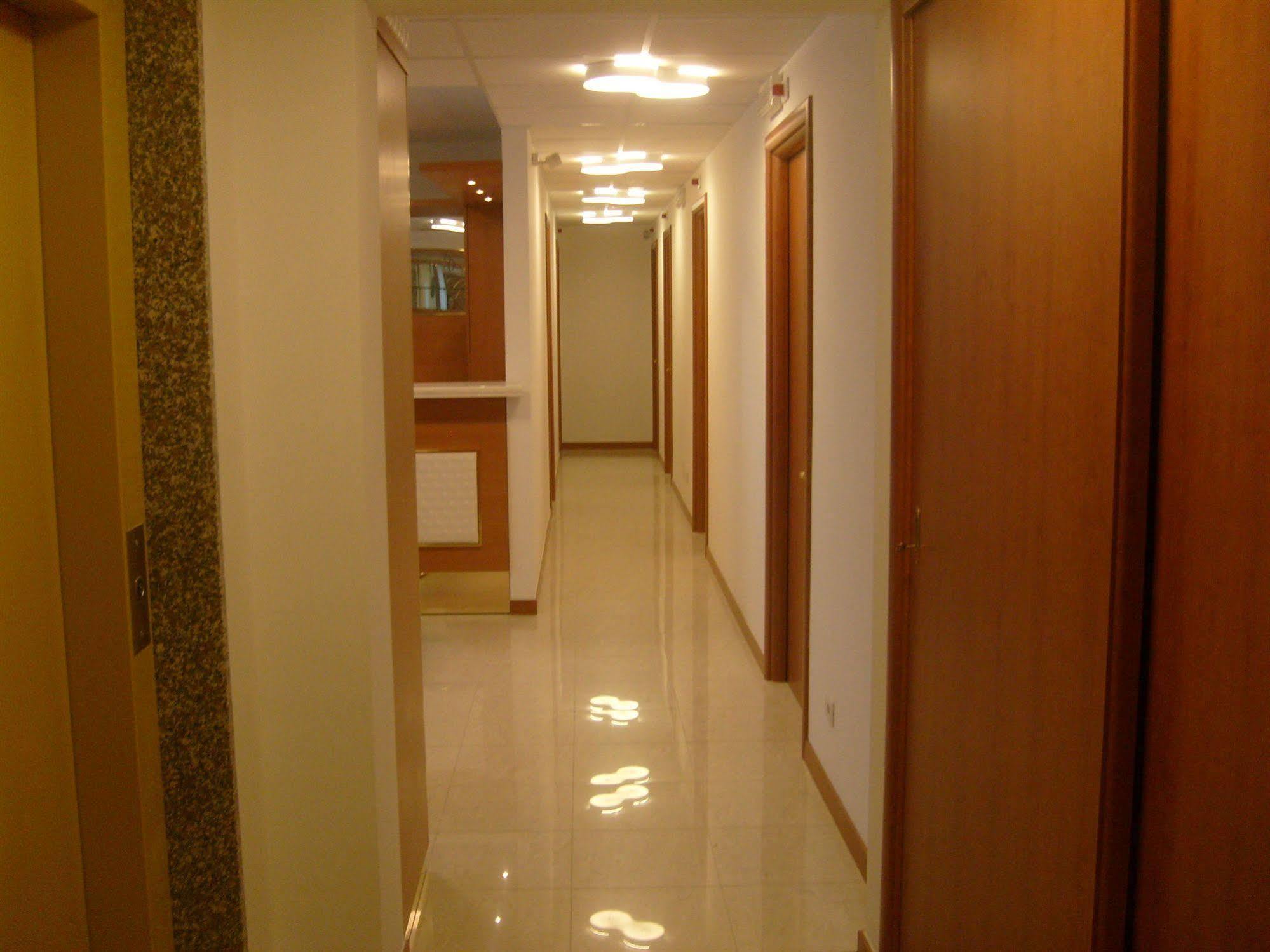 Hotel Gf Cesano Boscone Εξωτερικό φωτογραφία